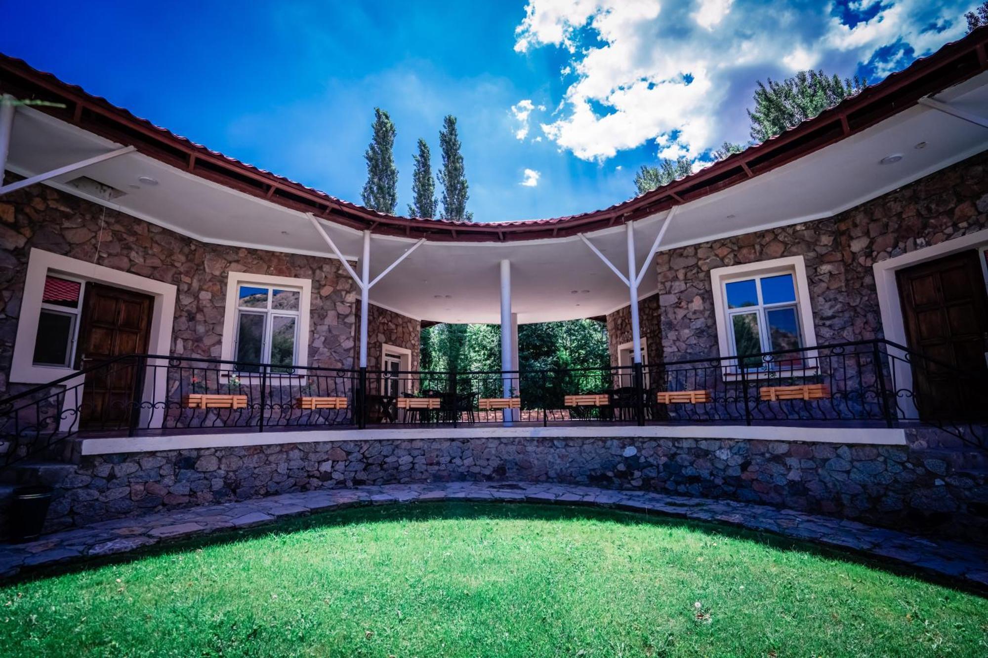 Chatcal Mountains Resort Burchmulla Exteriör bild